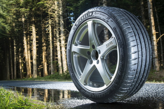 michelin_pilot_sport_4.jpg