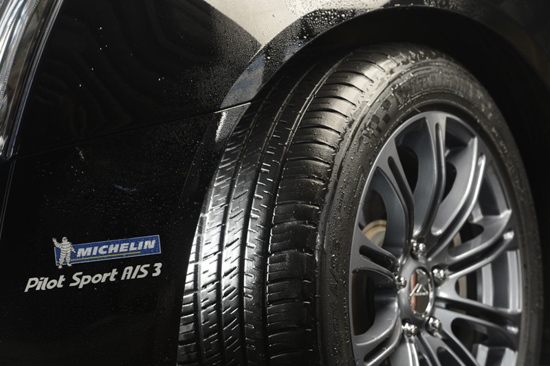 michelin_Pilot_Sport_All_Season_3_2.jpg